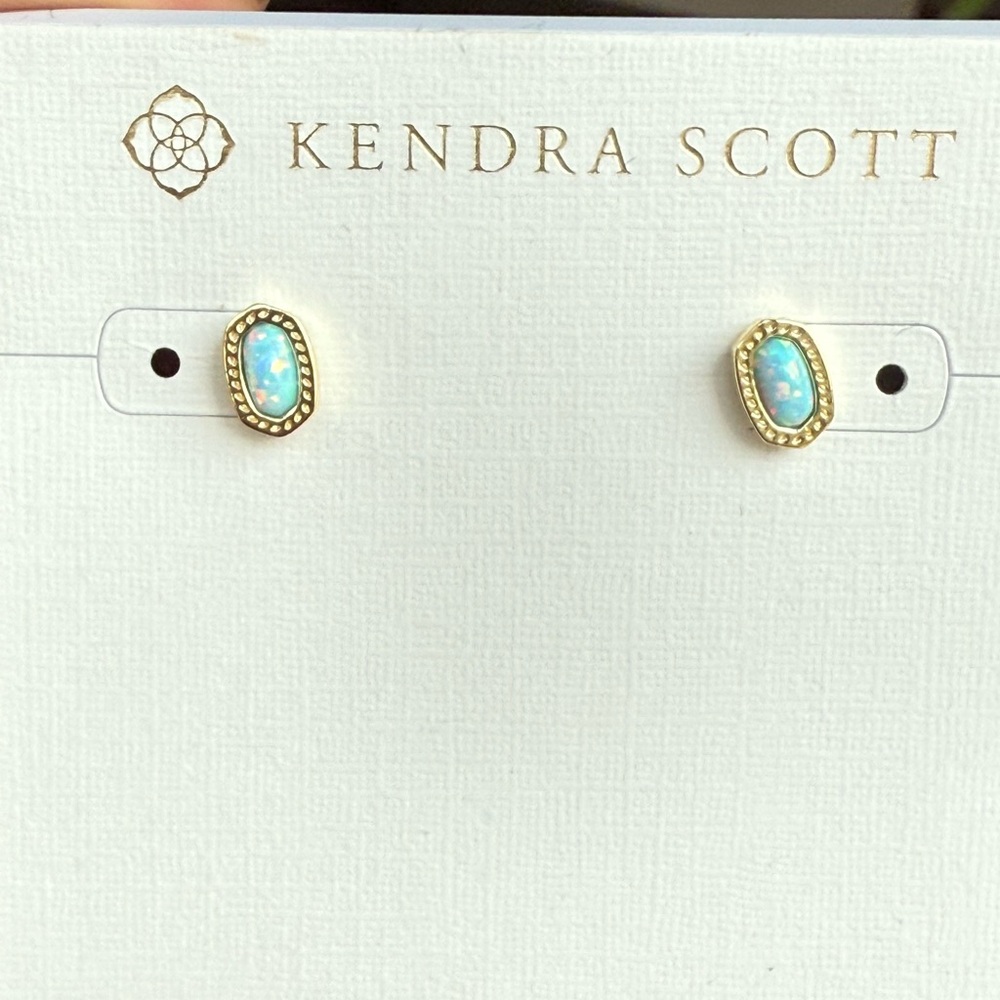 NWT- Kendra Scott Mini Ellie Stud Earrings